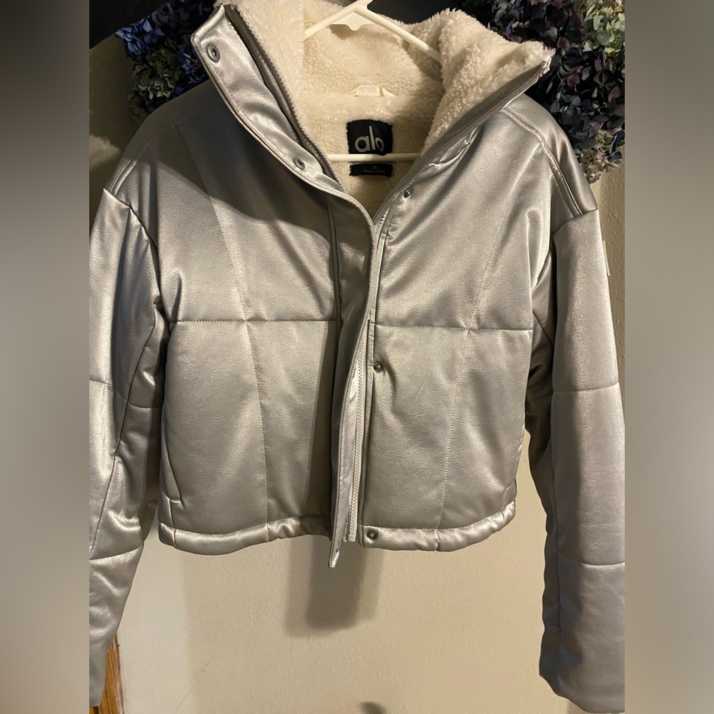 New Alo crop heavy silver jacket